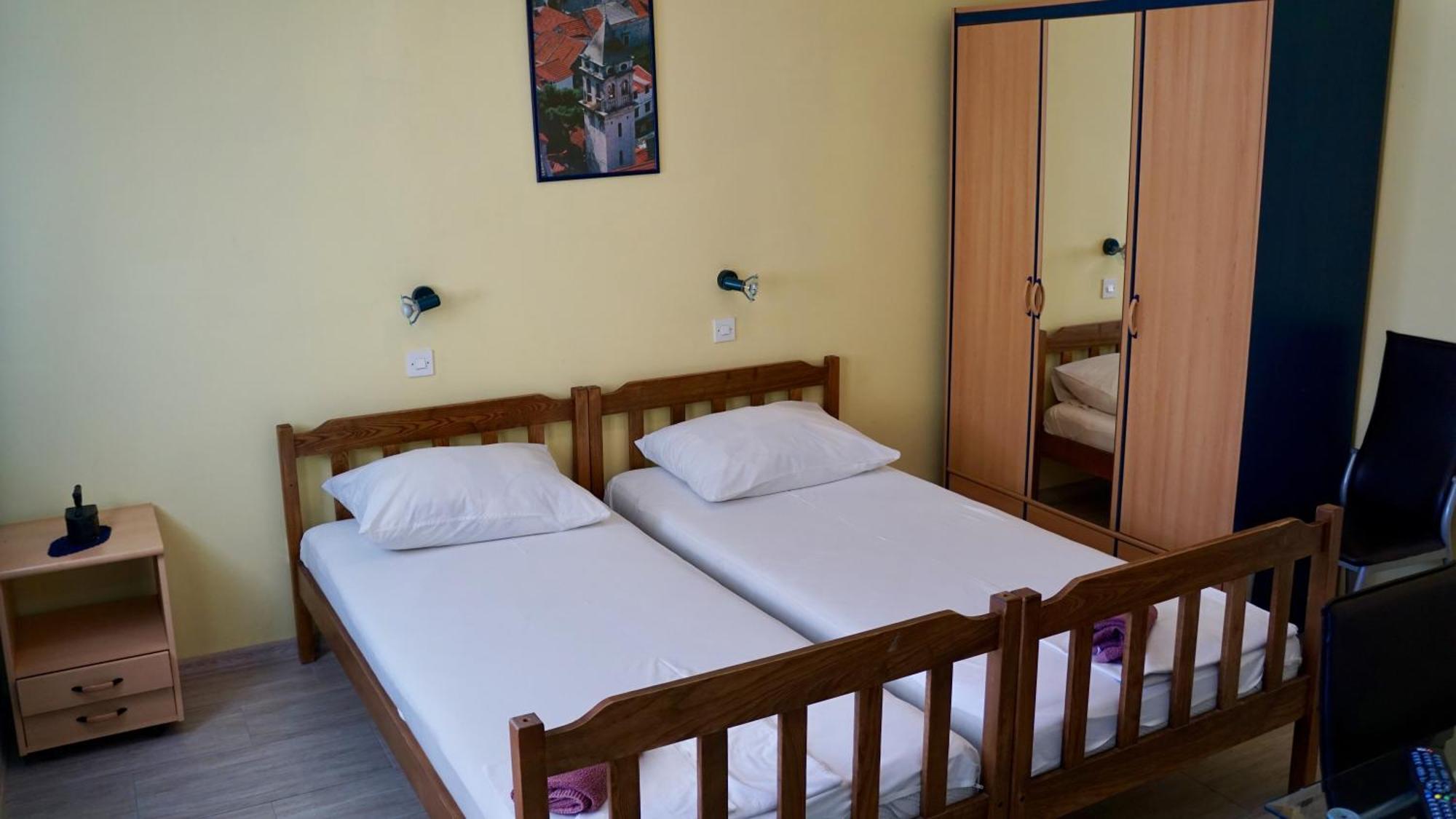 Apartments Niksa Kastelan Omiš Exterior foto
